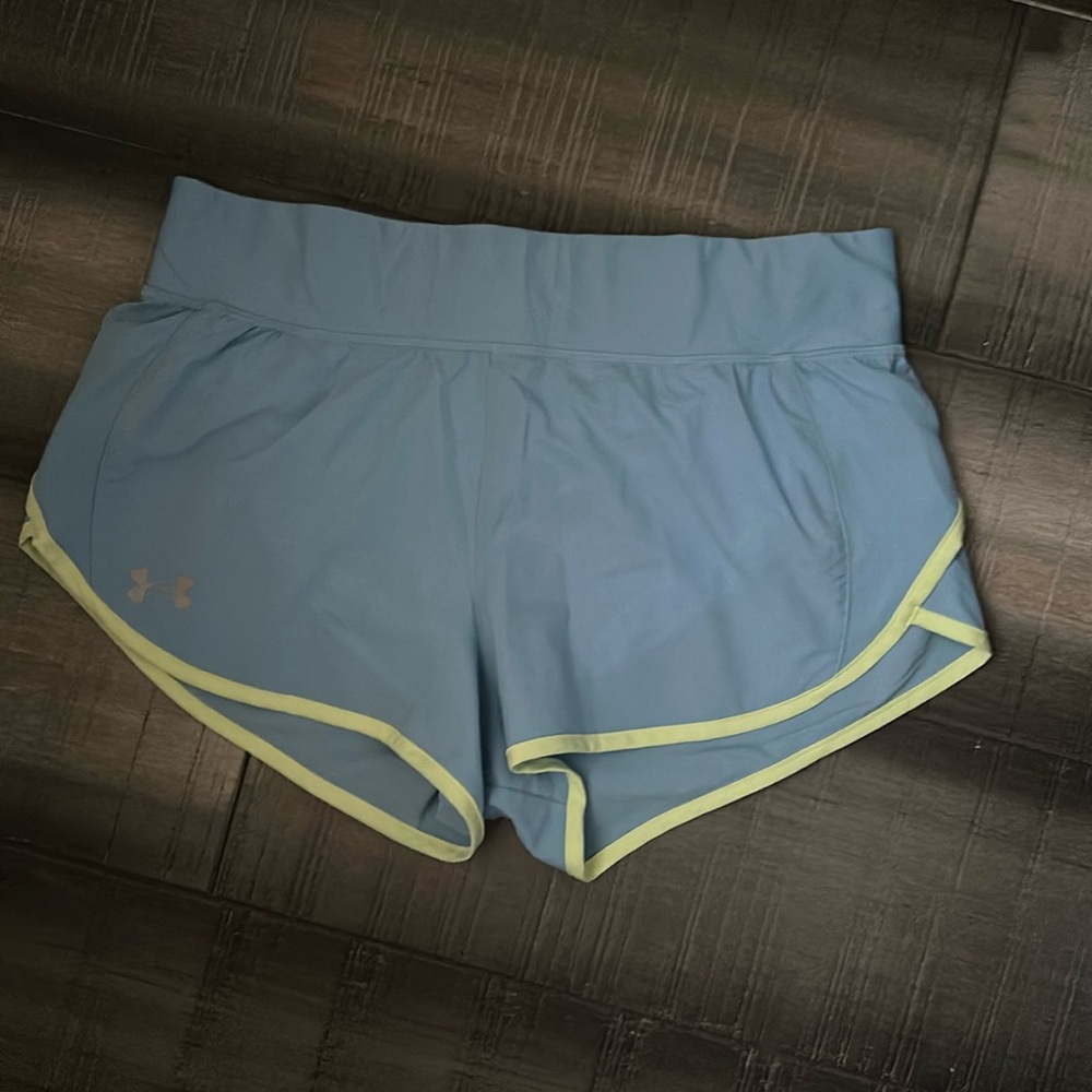 Under Armour Fitting Lined Athletic Shorts